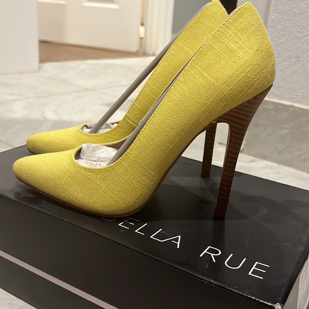 Yellow Heels. - Picture 2 of 4